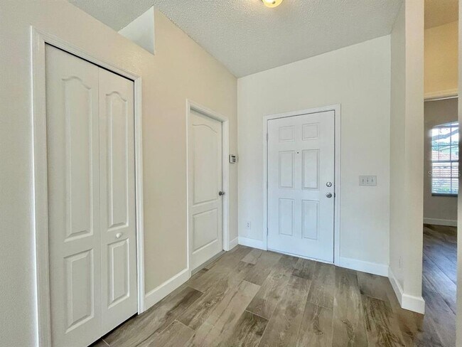 Building Photo - 18417 Meadow Blossom Ln
