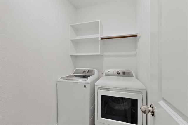 Building Photo - 11609 Silver Queen Dr