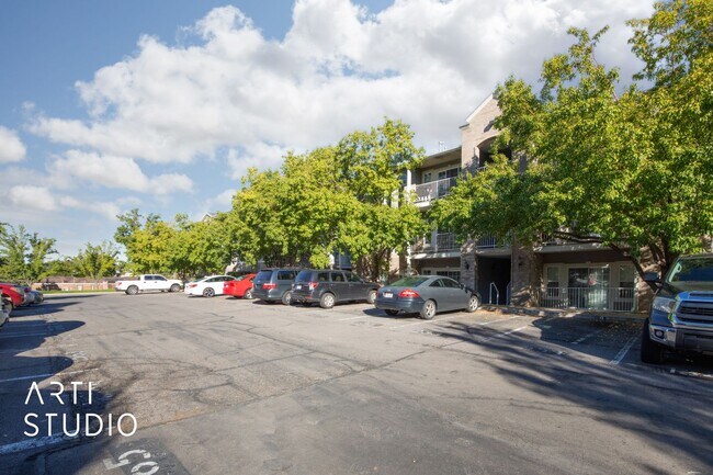 Building Photo - 331 Belmont Pl