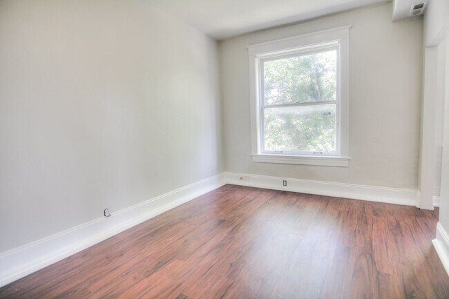 Building Photo - 3153 Magnolia Ave