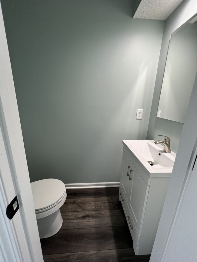 Half bathroom - 14103 W 88th Terrace