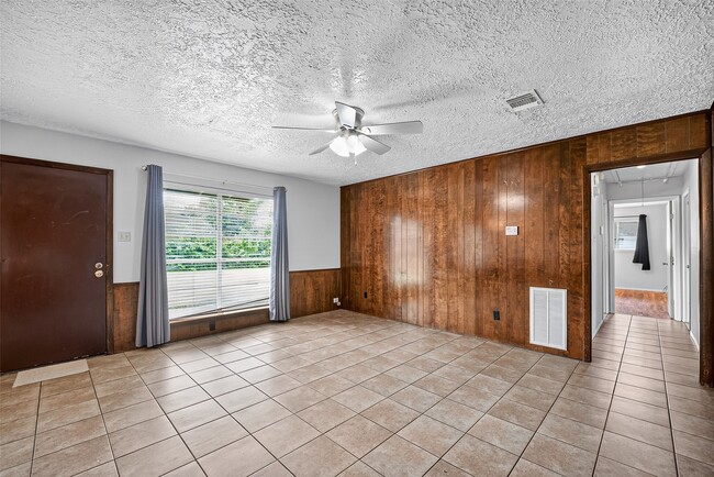 Building Photo - 3602 Cedarcrest Dr