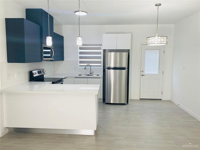 Building Photo - 1621 W Smt Dr
