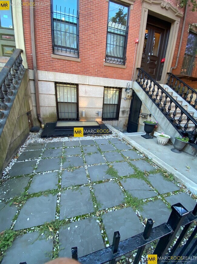 Building Photo - 469 Massachusetts Ave