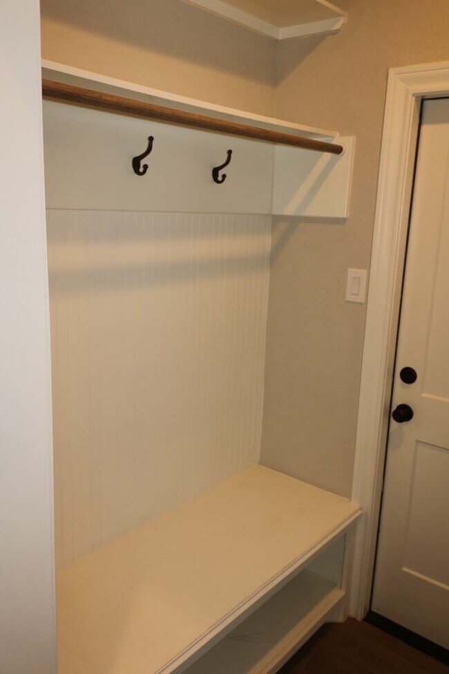 Building Photo - 150 Harbour Town Cir