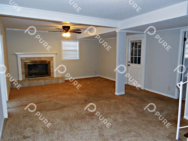 Building Photo - 1003 Heard Ct SE