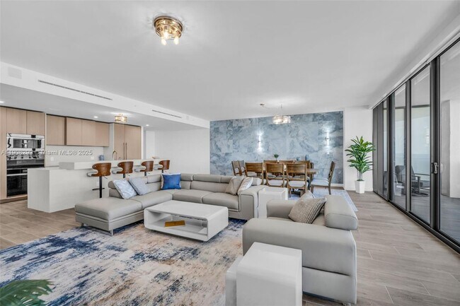 Building Photo - 900 N Ocean Blvd