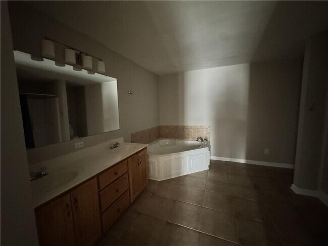 Building Photo - 104 Windridge Dr