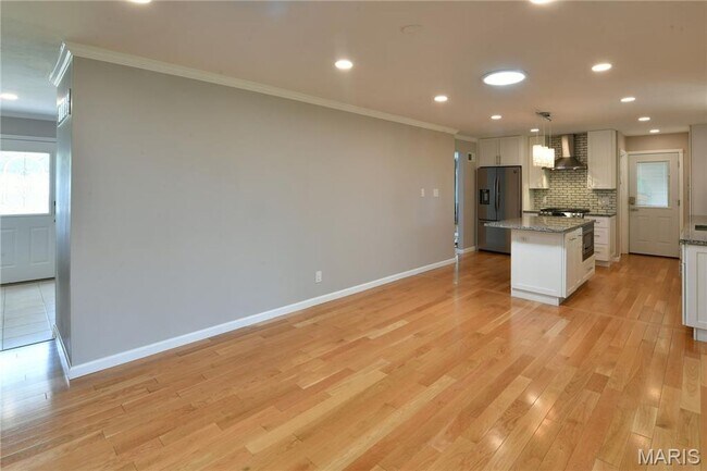 Building Photo - 965 Orchard Lakes Dr
