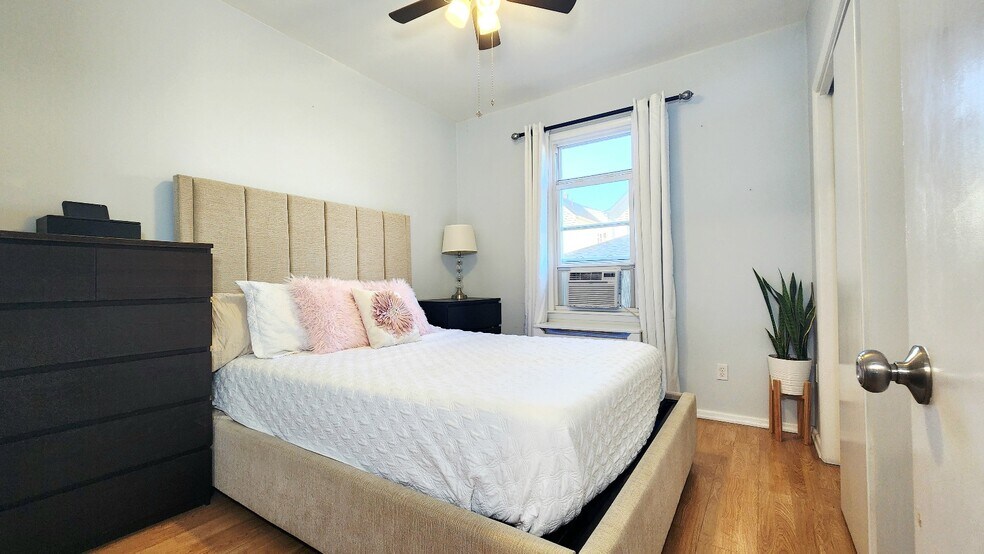 Bedroom 1 - 11 Banta Ave