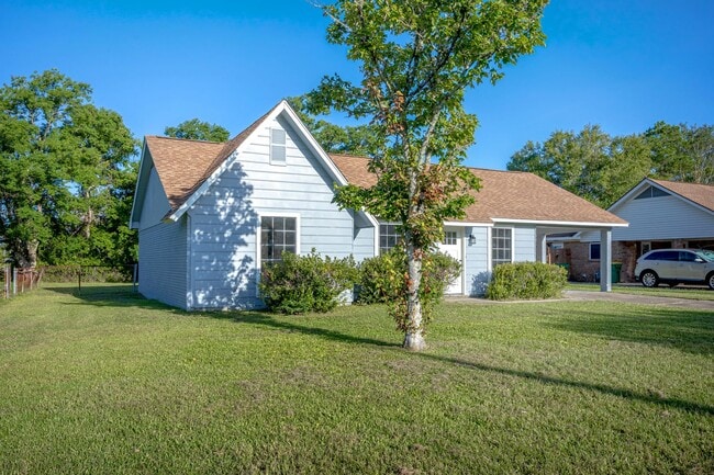 Building Photo - Charming 3-Bed, 1-Bath Home - Fully Remodeled & Move-In Ready!