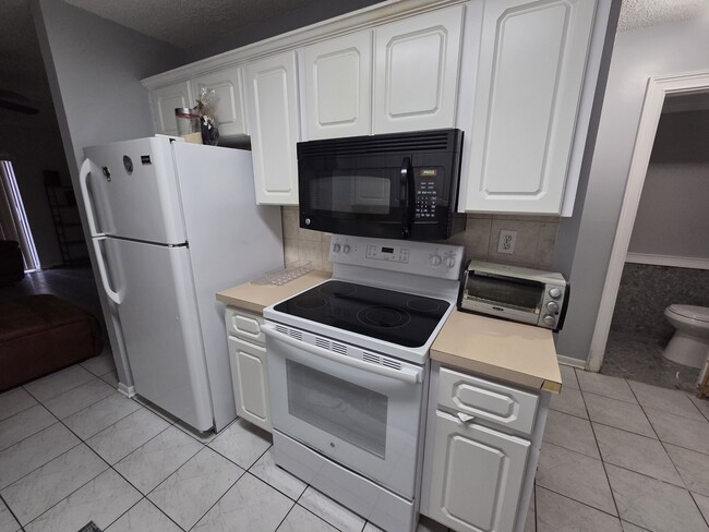 Building Photo - 1351 NW 94th Way