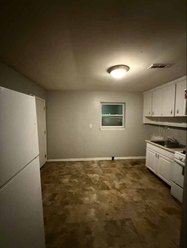 Building Photo - 1084 Cordova St SW