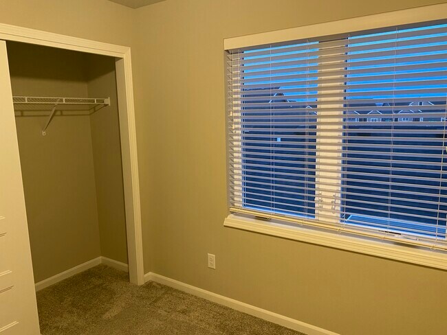 Building Photo - 604 Sugar Maple Ln