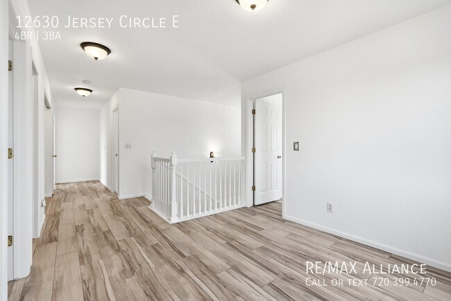 Building Photo - 12630 Jersey Cir E