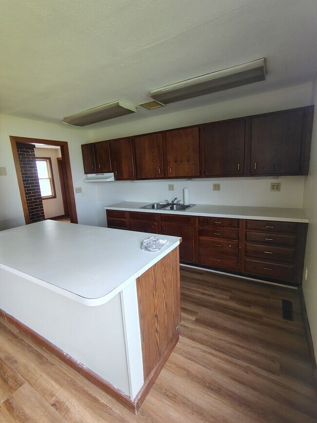 Building Photo - 1175 Mt Vernon Rd