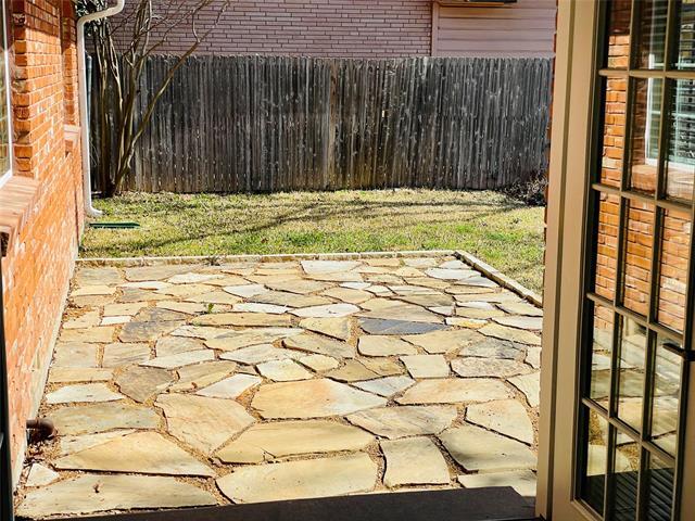 Building Photo - 534 E Spring Valley Rd