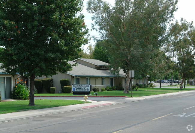 Building Photo - Leebar Village