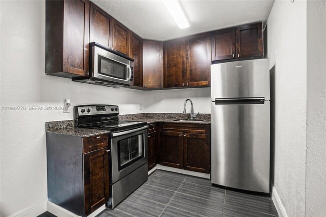 Building Photo - 37 SW 14th St