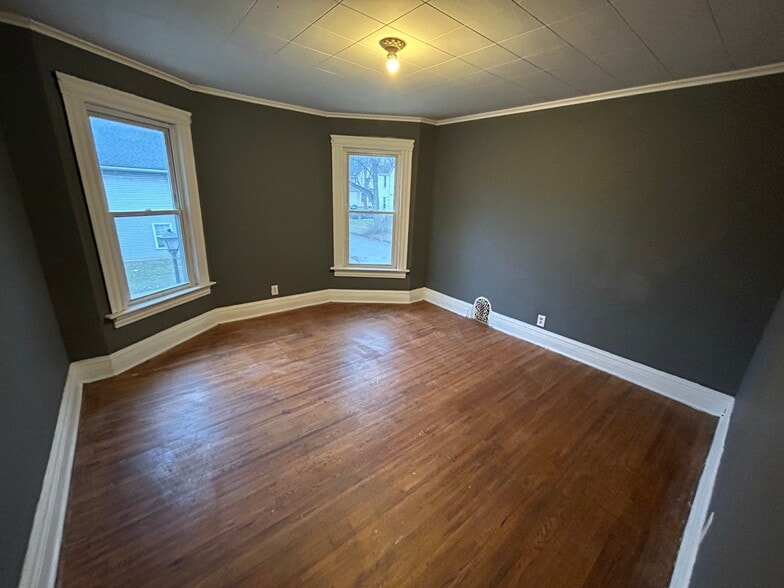 Building Photo - 78 Tacoma St