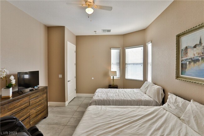 Building Photo - 6715 Arville St