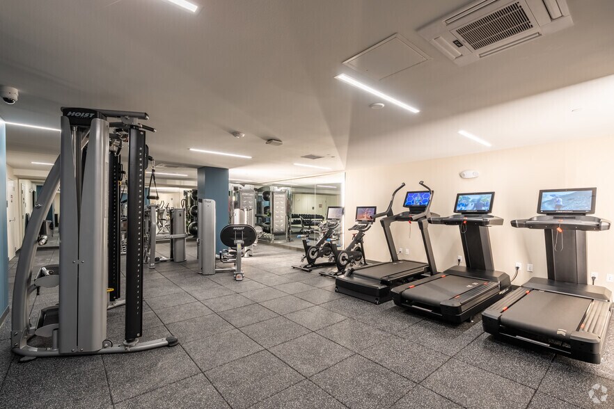 Primary Photo - Nuovo Apartments