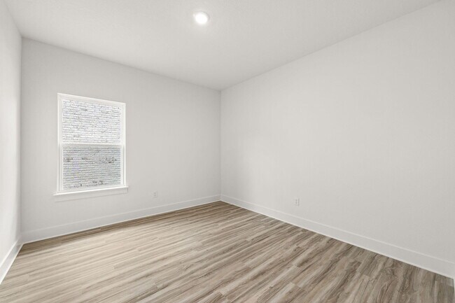 Building Photo - 127 Holley Grv Ln