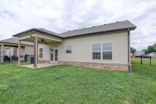 Building Photo - 2547 Rafiki Dr