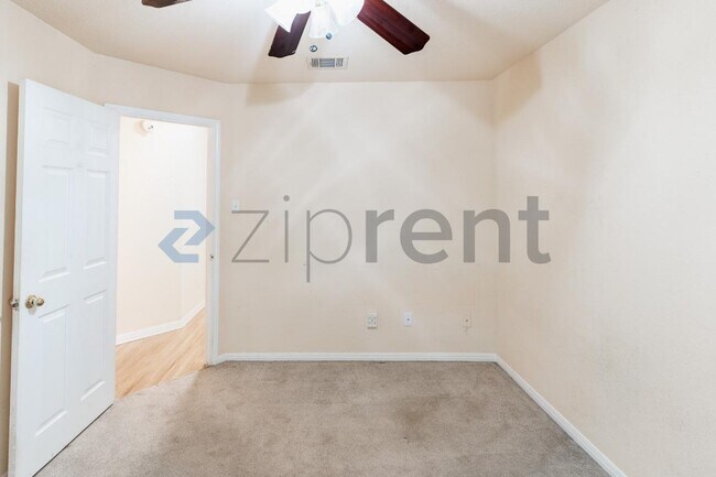 Building Photo - 1215 Timber Bend Dr