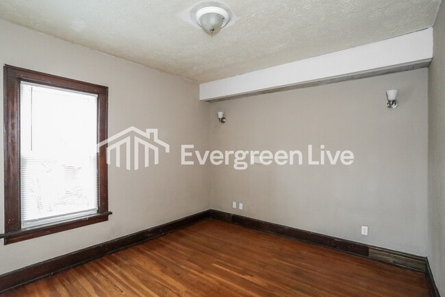 Building Photo - 3334 Dartmouth Dr