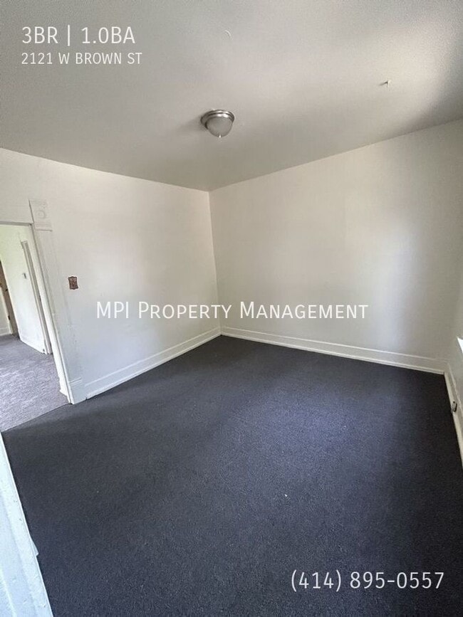 Building Photo - 2121 W Brown St