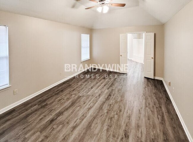 Building Photo - 5597 Blackburg Dr