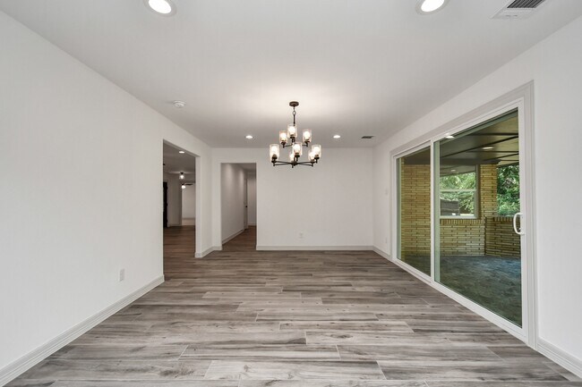 Building Photo - 1805 East Ave