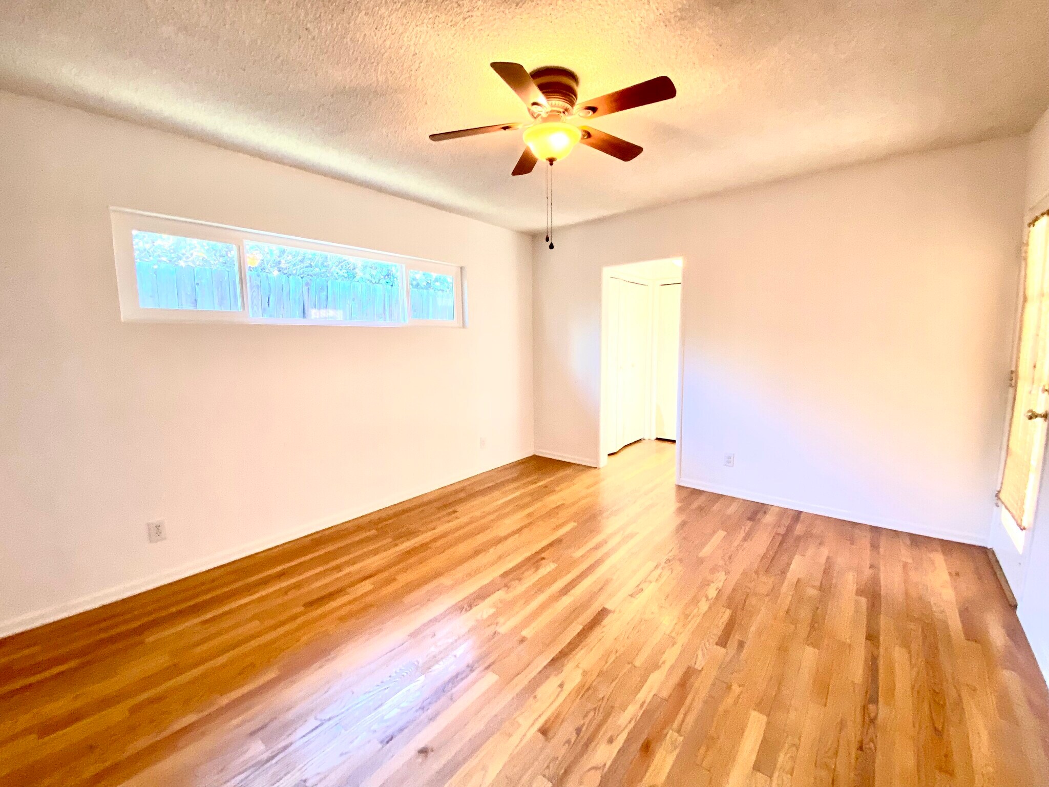 Building Photo - 18246 Sunburst St