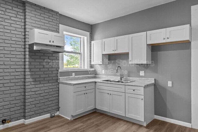 Building Photo - 3456 Chippewa St