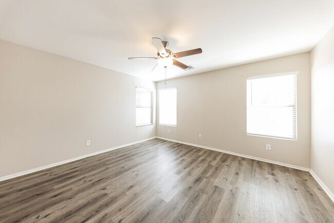 Building Photo - 501 S 125th Ave