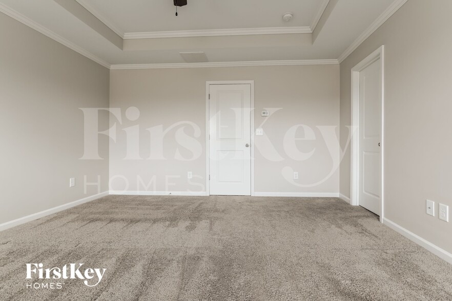 Building Photo - 2142 Massey Ln