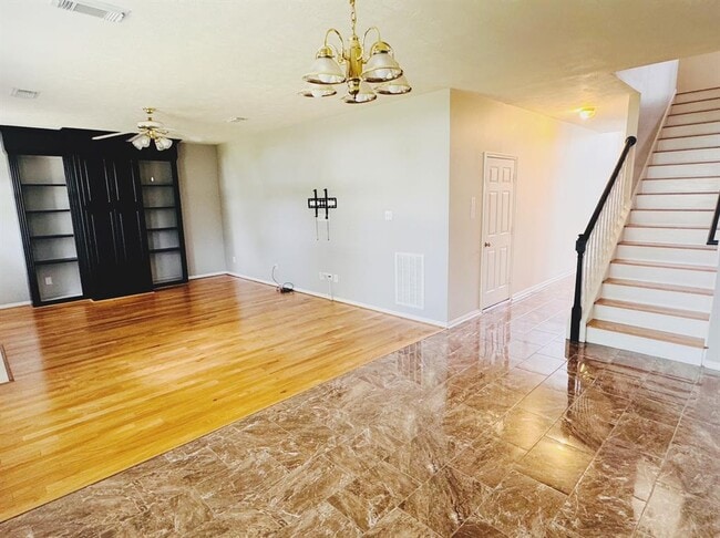 Building Photo - 25915 Drybrook Rd