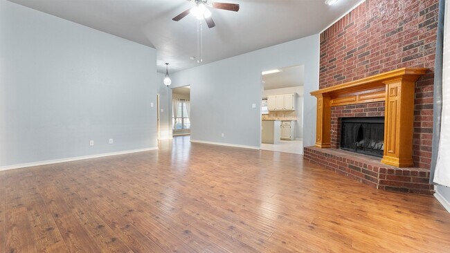 Building Photo - 525 Mustang Ridge Dr