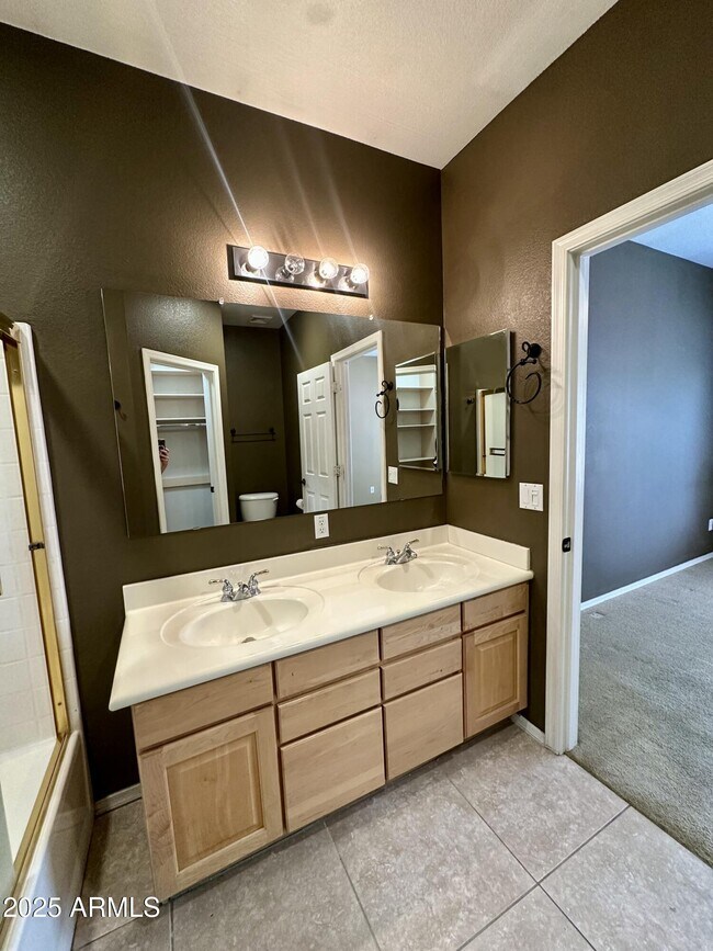 Building Photo - 6425 S Kimberlee Way