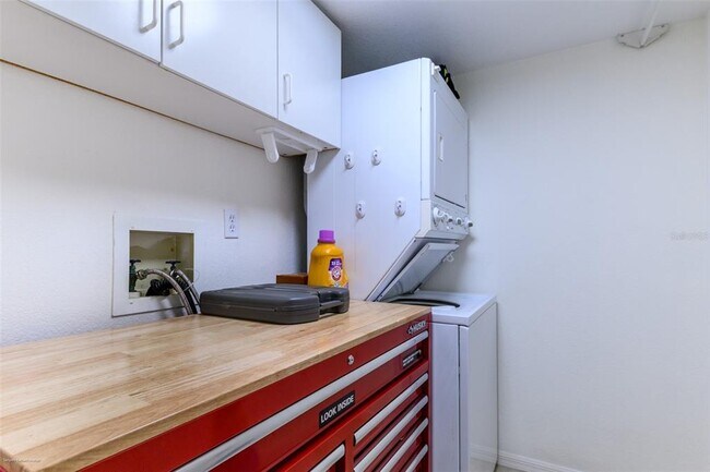 Building Photo - 220 Coldeway Dr
