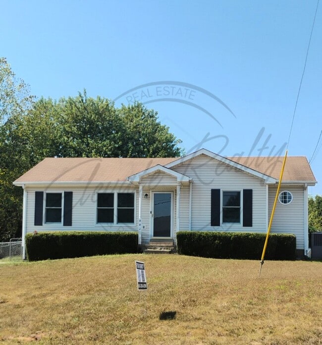 Building Photo - ON SPECIAL! Charming 3 Bedroom Ranch in Cl...