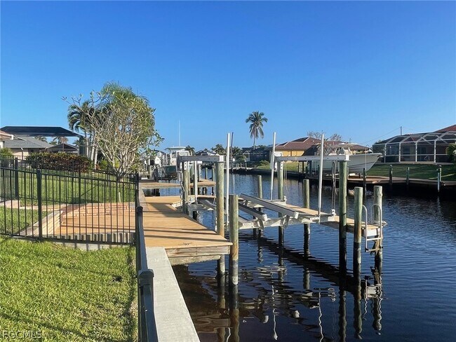 Building Photo - 5029 SW 11th Pl