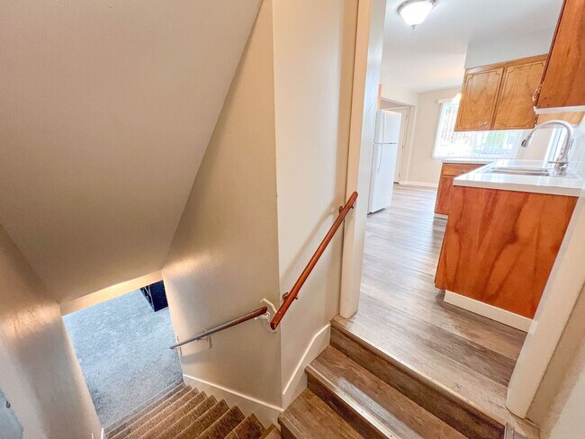 Building Photo - 147 W Fremont Ave