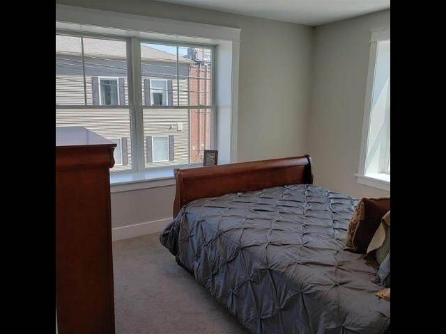 Building Photo - 10 4th St