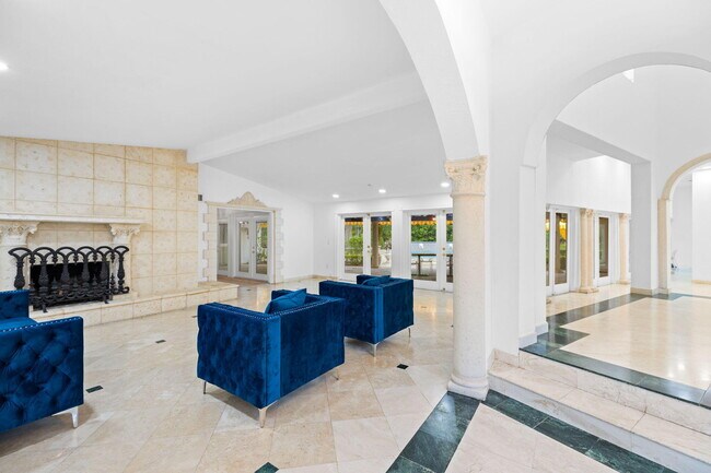 Building Photo - 12300 Old Cutler Rd