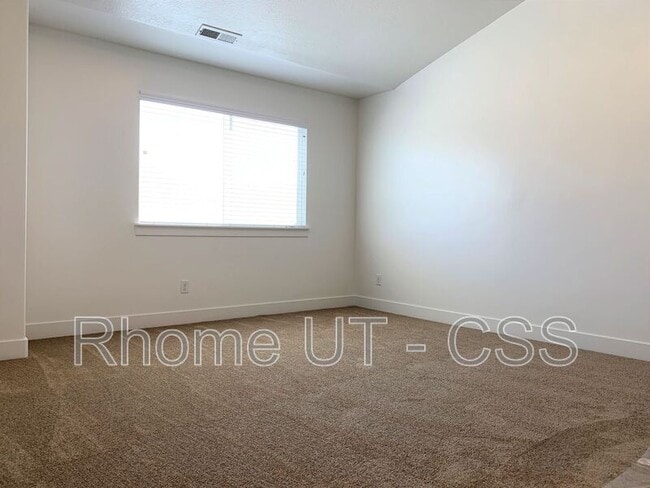 Building Photo - 552 N 260 W