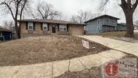 Building Photo - 3 Bedroom & 2 Bathroom in Kansas City!