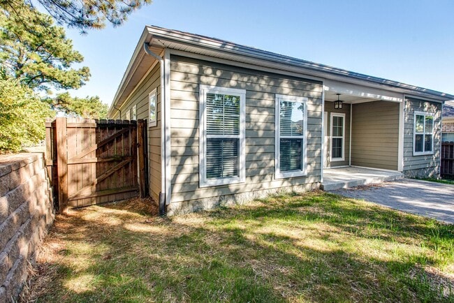 Building Photo - **RARE, WELL-APPOINTED, ONE-LEVEL HOME WIT...