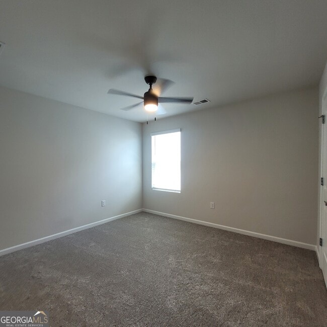 Building Photo - 220 River Meadow Dr